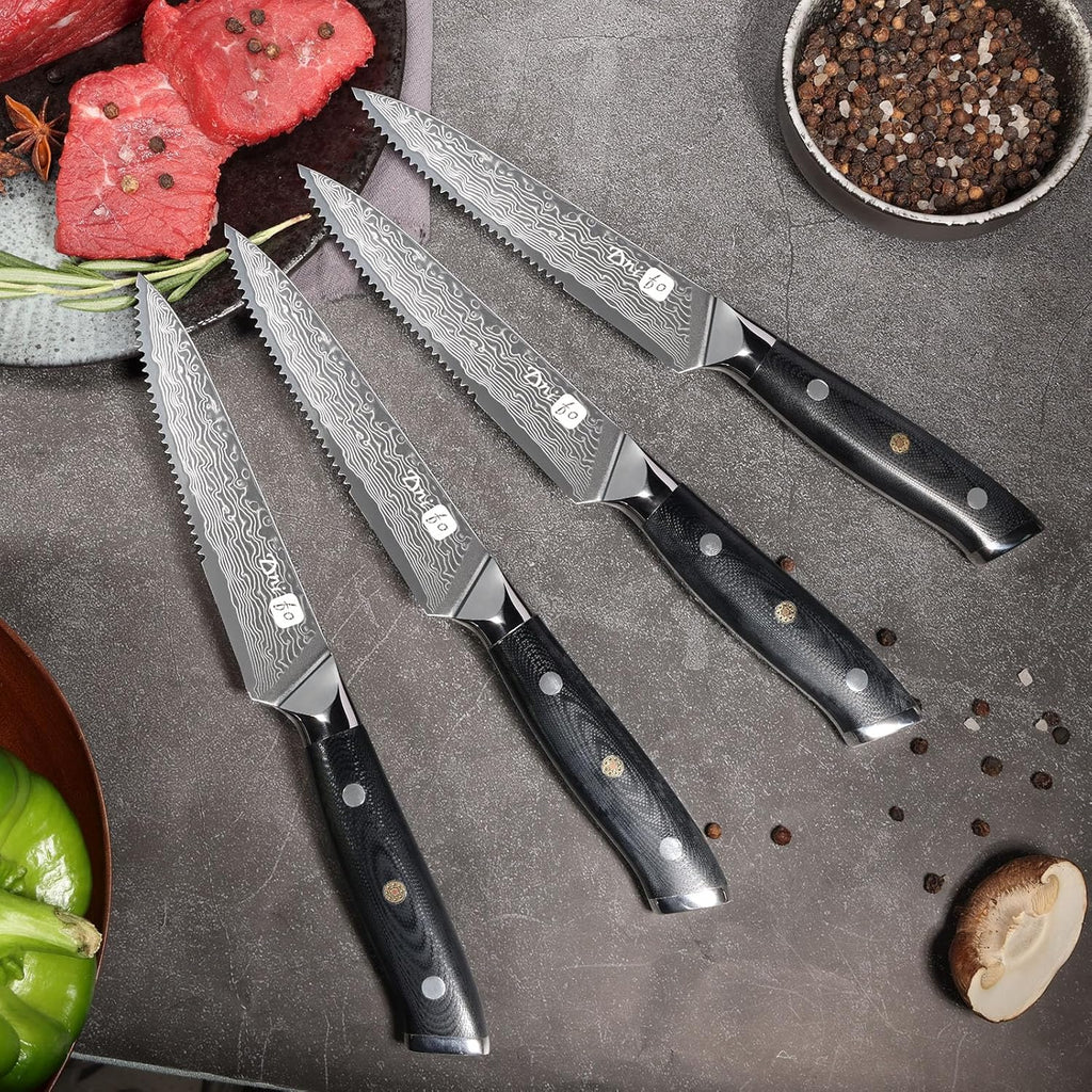 Steak Knives Set of 4,5 Inch VG10 Japanese Steak Knives, Damascus Pattern Half-serrated Meat Knife with Full Tang Handle,Razor-Sharp Durable Dinner Knives with Gift Box