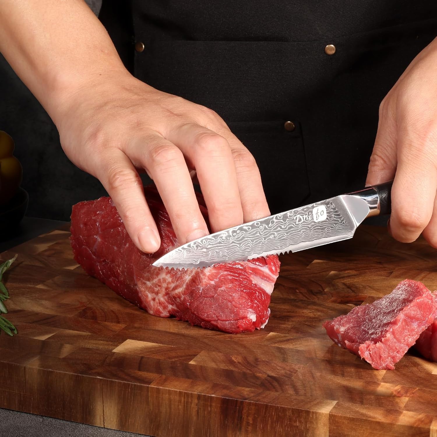 Steak Knives Set of 4,5 Inch VG10 Japanese Steak Knives, Damascus Pattern Half-serrated Meat Knife with Full Tang Handle,Razor-Sharp Durable Dinner Knives with Gift Box