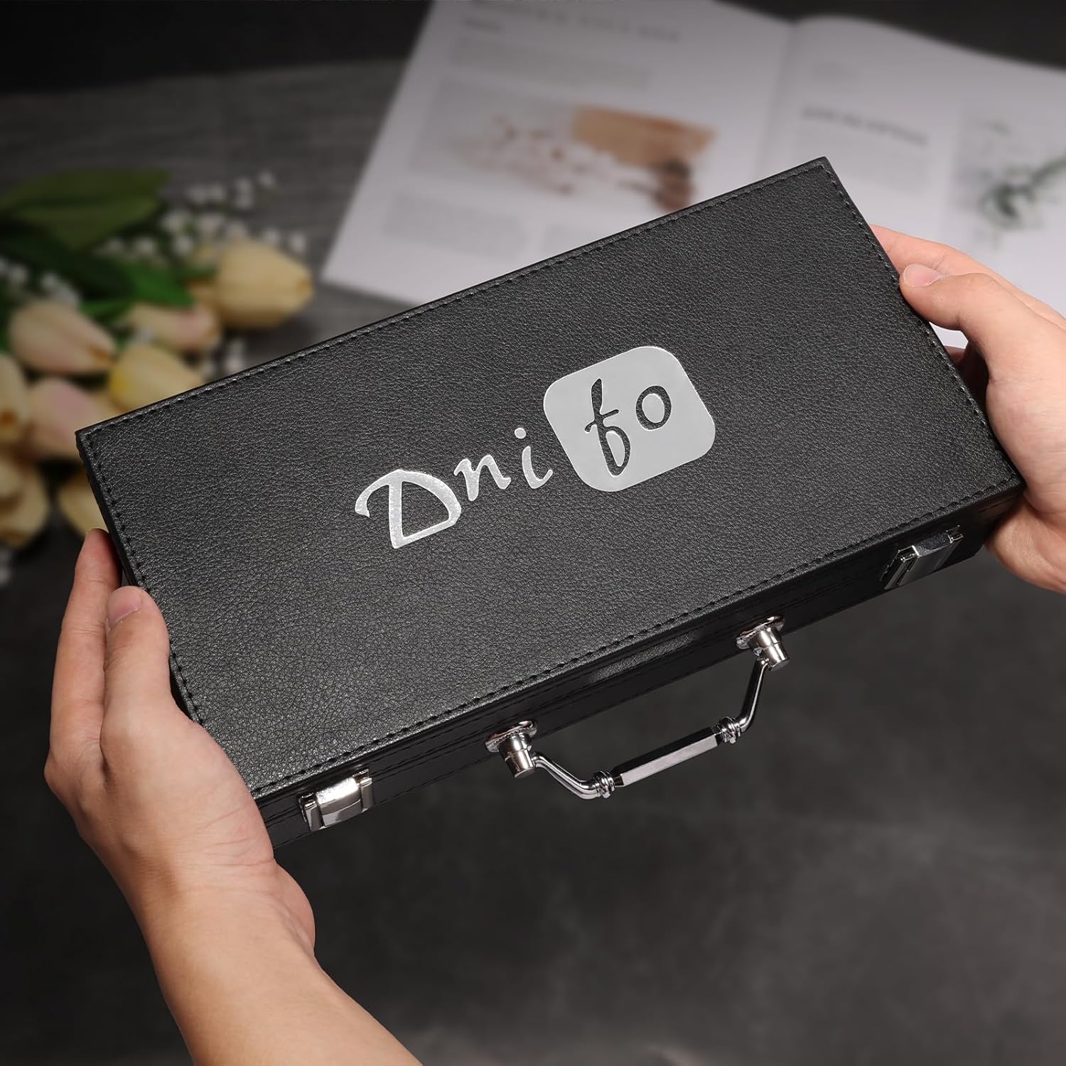 Steak Knives Set of 4,5 Inch VG10 Japanese Steak Knives, Damascus Pattern Half-serrated Meat Knife with Full Tang Handle,Razor-Sharp Durable Dinner Knives with Gift Box